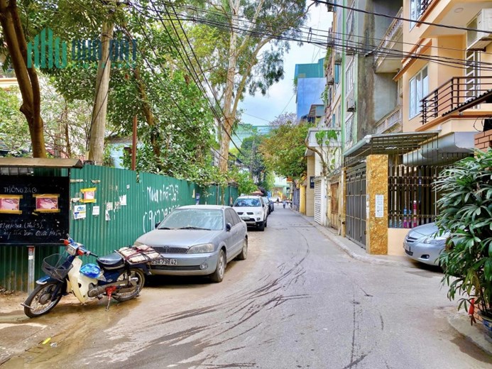 Bán 130m2 đất ngõ 32 Trần Quôc Hoàn Câu Giấy kinh doanh 12 tỷ.