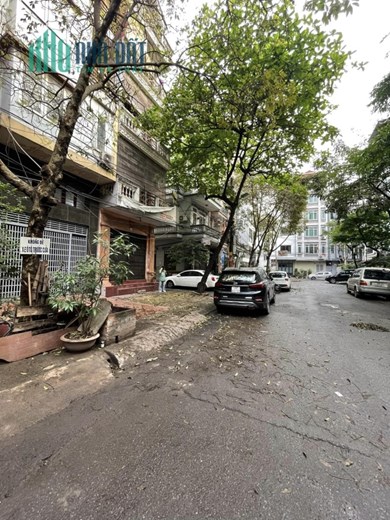 Bán 130m2 đất ngõ 32 Trần Quôc Hoàn Câu Giấy kinh doanh 12 tỷ.