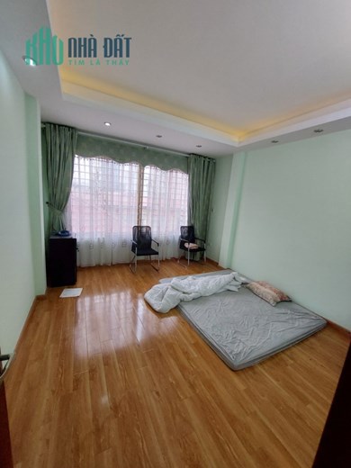 Bán nhà Phạm Văn Đồng, Cầu Giấy. DT 45m2x5; chỉ 5.7 tỷ. Phương