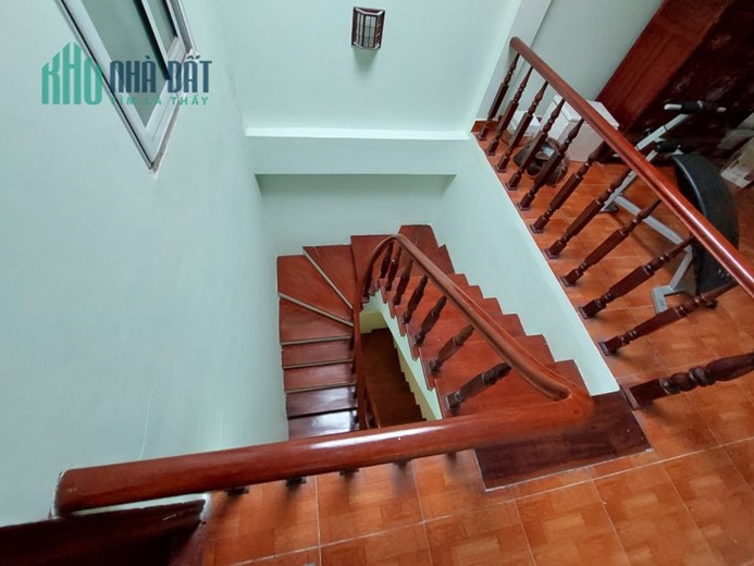 Bán nhà Phạm Văn Đồng, Cầu Giấy. DT 45m2x5; chỉ 5.7 tỷ. Phương