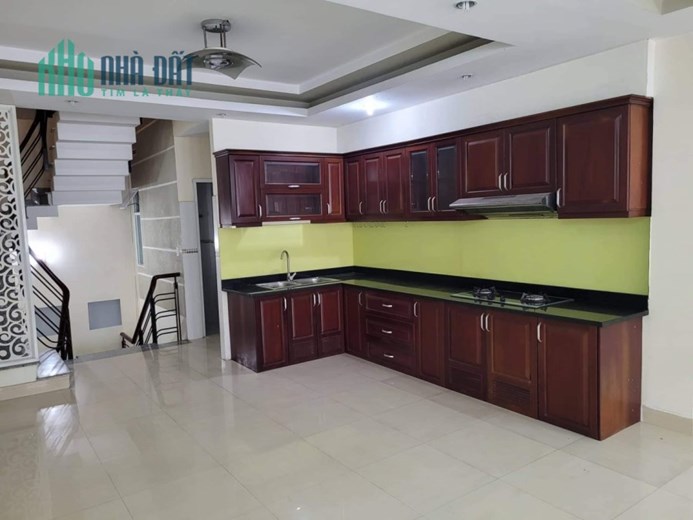 Tân phú- giáp mặt tiền đường vườn lài- 5 tầng- hẻm 8m, 72m2 chỉ 9.4 tỷ, cách lũy bán bích và tân