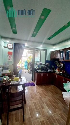 Cần Bán Gấp Nhà. DT 78M. DTSD. 112M. 1 Trệt 1 lầu. Giá Cực Hấp Dẫn. Chỉ 4 Tỷ Nhỉnh Nhẹ. Thương