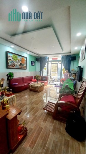 Cần Bán Gấp Nhà. DT 78M. DTSD. 112M. 1 Trệt 1 lầu. Giá Cực Hấp Dẫn. Chỉ 4 Tỷ Nhỉnh Nhẹ. Thương