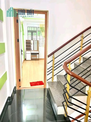 Nhà mới, 3 phòng ngủ, sân thượng, HXH.