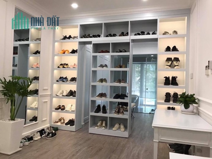 Bán nhà đẹp hẻm 10M tặng hết nội thất Châu Âu xịn 90m2 7PN trung tâm quận 10 chỉ 16 tỷ TL
