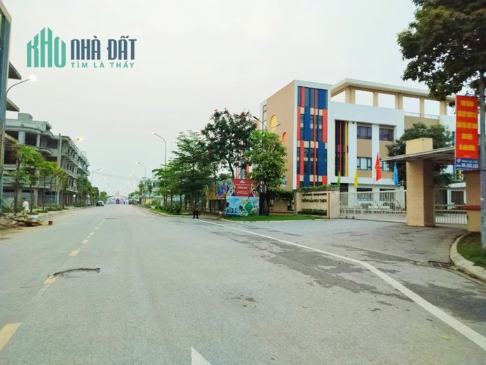 Nhỉnh 2 tỷ 43m 3T gần VÕ NGUYÊN GIÁP FULL nội thất ÔTÔ đỗ P/LÔ ARCHIMES Cổ Dương 700M tiện ích đầy
