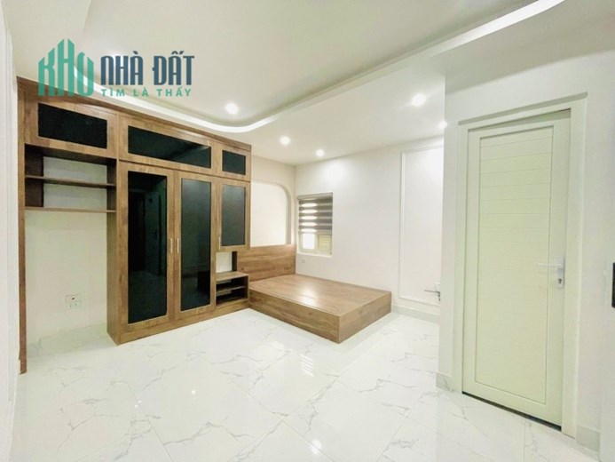 Bán nhà dòng tiền mới xây phố Thái Thịnh, ô tô, DT100m2 8 tầng thang máy chỉ 18 tỷ.