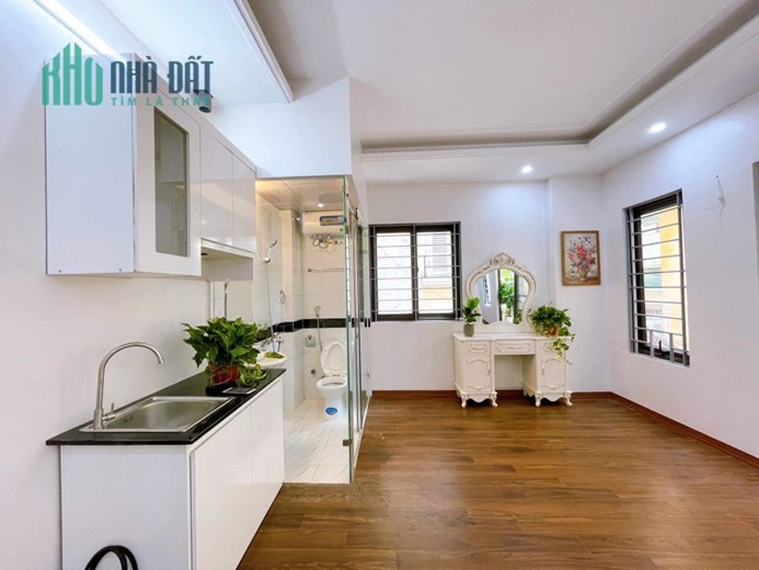 NHÀ MỚI Liêm Mạc, ô tô đỗ cổng, 3 Pn, giá 2.4 tỷ