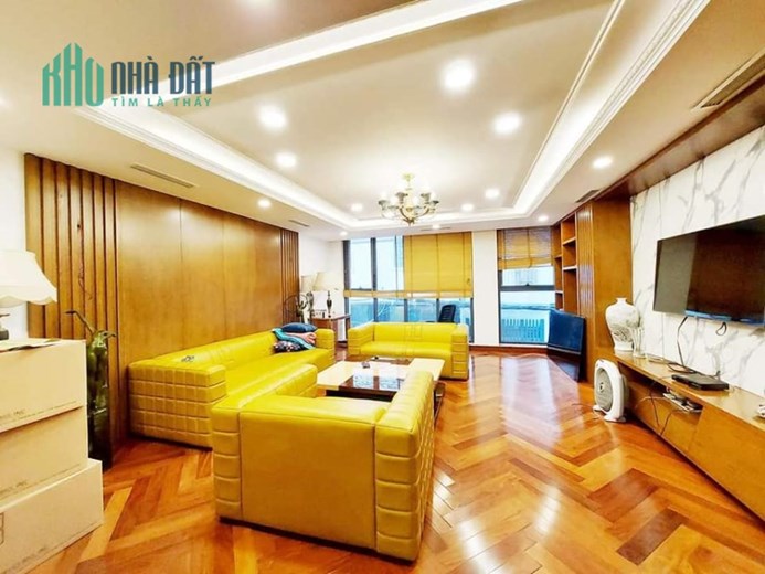 HIẾM!!! Bán Nhà 97 #VĂN_CAO Ngõ Xe Tải Đua. Có Vỉa Hè. 51m2. Lô Góc. Ô tô Đỗ Cửa. 10.7 Tỷ