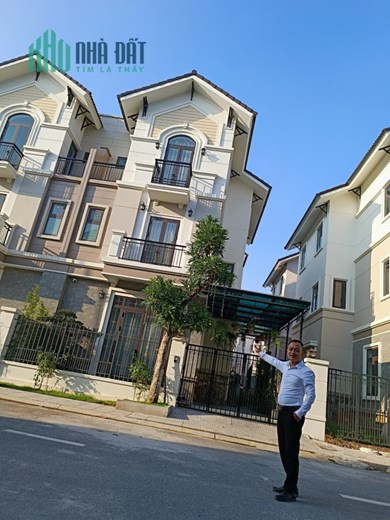 Cần bán căn villa 135m2 đẹp y trong ảnh giá chính chủ.