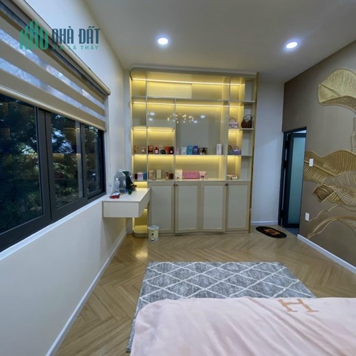 Bán Nhà Trương Công Định, Tân Bình, 3 Tầng, Hẻm Xe Hơi,Nhà Mới Ở Ngay.