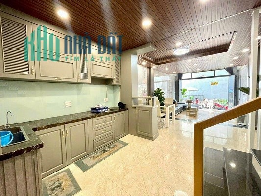 BÁN NHÀ PHỐ TUYỆT ĐẸP MT ĐƯỜNG SỐ HOÀNG QUỐC VIỆT QUẬN 7  Giá: 8,5 Tỷ TL