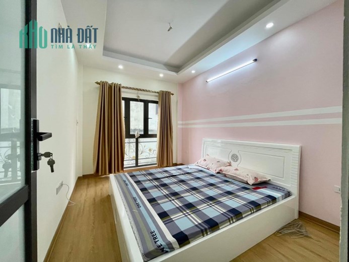 TRUNG TÂM NGÃ TƯ SỞ - HÀNG XÓM ROYAL CITY NHÀ 5 TẦNG MỚI ĐẸP LONG LANH VỀ Ở NGAY GIẤ CHỈ HƠN 4 TỶ