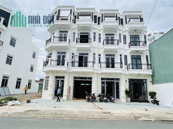 Bán nhà đường Tên Lửa, Bình Tân, đầy đủ nội thất, xây 4 lầu, có thang máy, DT 5x22m, SHR
