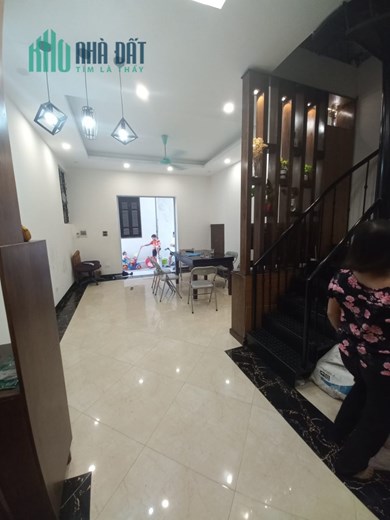 Bán nhà Doãn Kế Thiện, sát phố, Ô TÔ, 40m2, giá chỉ hơn 4 tỷ, 0866585090