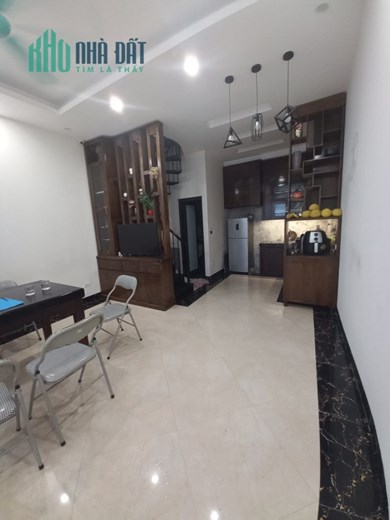 Bán nhà Doãn Kế Thiện, sát phố, Ô TÔ, 40m2, giá chỉ hơn 4 tỷ, 0866585090