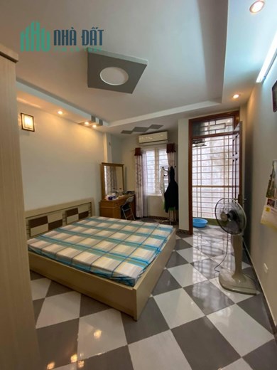 Siêu hiếm Nguyễn Khang, 5 tầng dân xây, 45m2 giá chỉ hơn 5 tỷ, 0866585090