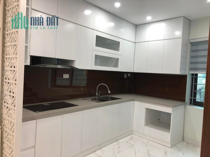 Xuân La ngõ 77 nhà đẹp dân xây dựng 5 tầng 6 nơi ngủ 50m2 6.2 tỷ