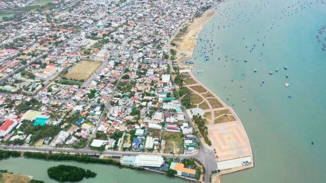 Đất MT Trần Hưng Đạo đối diện quảngtrường Vạn Ninh