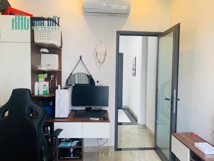 Nhà Mặt Tiền Hoài Thanh 70m2, 4 tầng, ngang 6, mới đẹp, 5.x tỷ