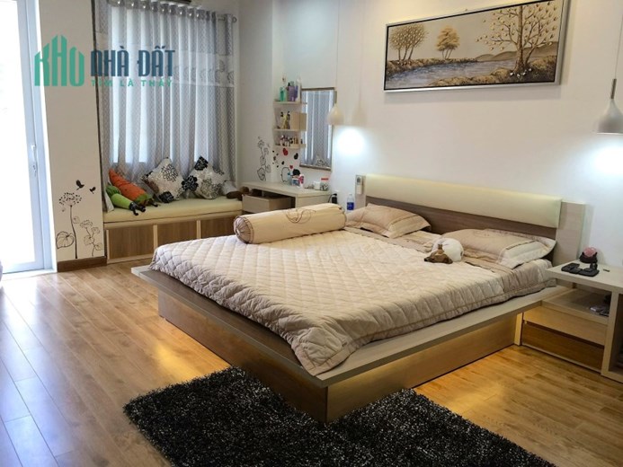 TẶNG HẾT NỘI THẤT - HẺM NHỰA XE HƠI TRÁNH THÔNG TỨ HƯỚNG.