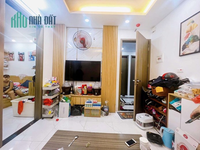 Hiếm, cực rẻ căn hộ chung cư Nguyễn Văn Cừ, tặng nội thất, ô tô đỗ, thang máy, 50m, 1 tỷ 3