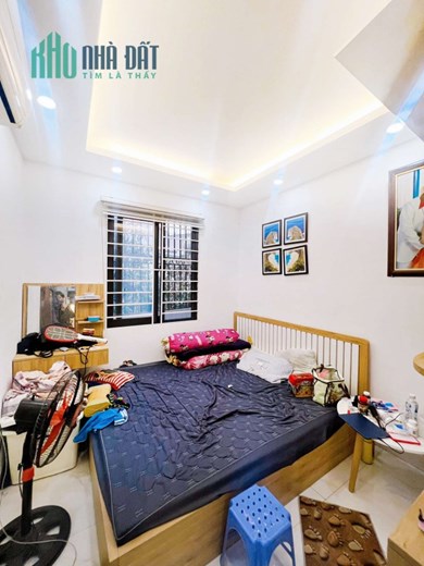 Hiếm, cực rẻ căn hộ chung cư Nguyễn Văn Cừ, tặng nội thất, ô tô đỗ, thang máy, 50m, 1 tỷ 3
