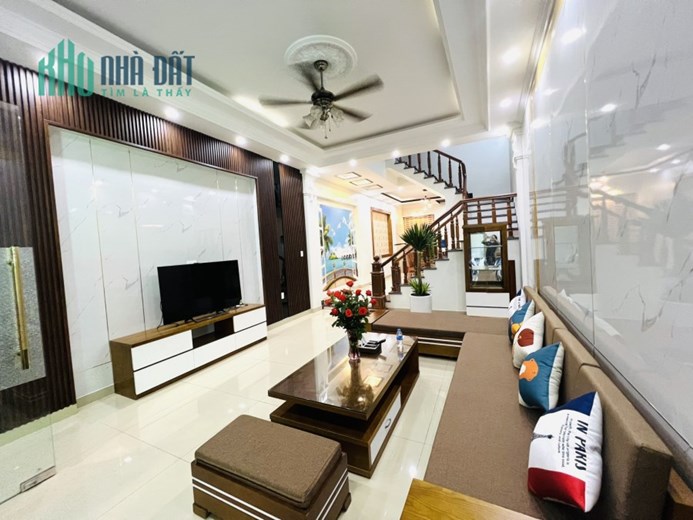 CHO THUÊ NHÀ PHỐ TÂY VĂN CAO CỰC ĐẸP - 7 PHÒNG NGỦ - FULL ĐỒ