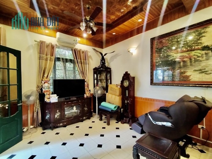 Bán nhà  phố Nguyễn Sơn. Khu Vip PL Hàng không. Lô góc - 100m2- MT:  7,2m. Giá chỉ hơn 14 tỷ.