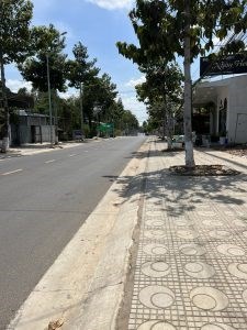Đã chuyển qua cơ sở kinh doanh mới , em chính chủ, còn dư 1 căn nhà cần bán, đường nhựa Nguyễn Hữu