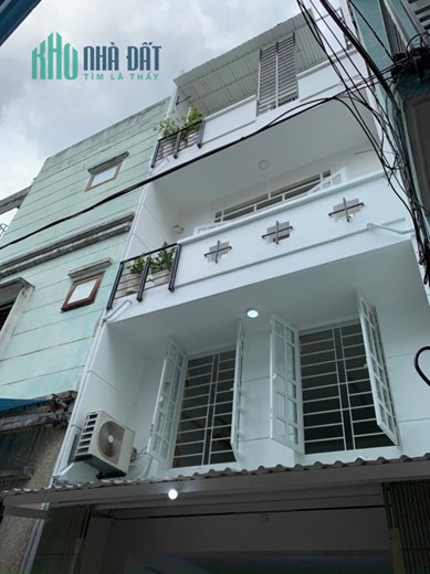 Bán nhà 2 MT trước sau. 
1 trệt 2 lầu.sân thượng. 
Phan Văn Trị P10 Gò vấp  . 
Đối diện Cityland