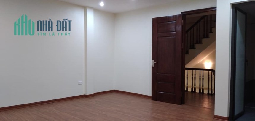 Bán nhà 46m2 4 ngủ Ngõ 292 Nghi Tàm, Tây Hồ Ô tô dừng đỗ ngày đêm 6.2 Tỷ