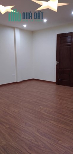 Bán nhà 49m2 4 ngủ phố Nghi Tàm, Tây Hồ Ô tô dừng đỗ ngày đêm 6 Tỷ