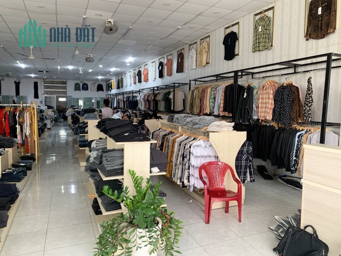 Nhà Bè ! Sang GIÁ SHOCK - Quá Rẻ Mặt Bằng Shop ( hoặc Sang Full Shop )  255 Lê Văn Lương , Phước