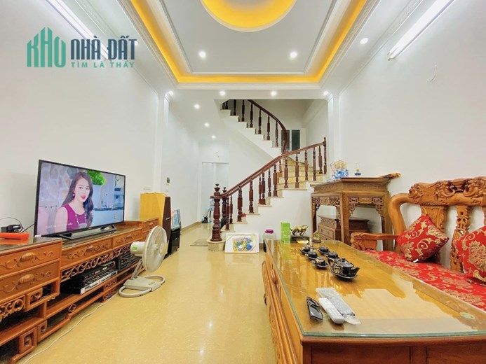 Bán nhà Cầu Giấy, mặt ngõ kinh doanh, ô tô tránh, nhà mới, 60m 6 tầng 11.5 tỷ