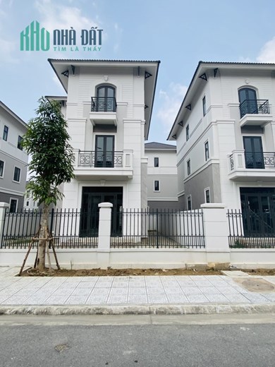 Căn Biệt thự đơn lập Centa Vsip đẹp quá, giá rẻ nữa. Liên hệ em để xem nhà 0862.218.328