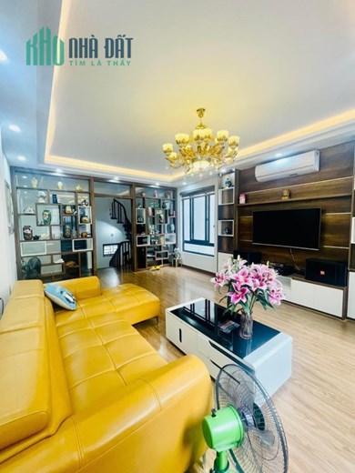 Bán Gấp Nhà Trần Thái Tông Lô góc nhà đẹp chủ tặng nội thất DT 42m 5t nhỉnh 7 tỷ