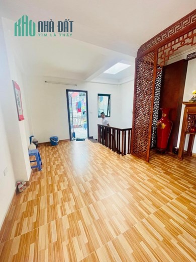Bán Gấp Nhà Trần Thái Tông Lô góc nhà đẹp chủ tặng nội thất DT 42m 5t nhỉnh 7 tỷ