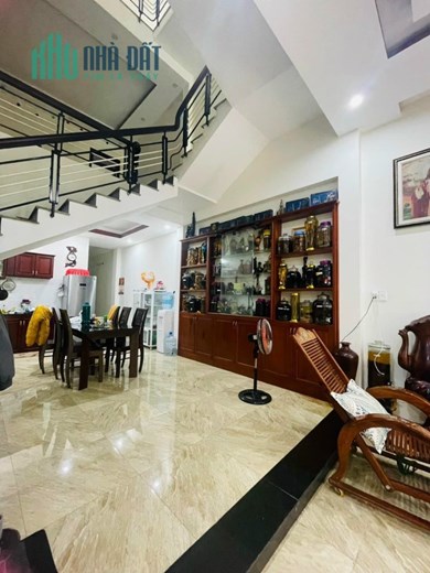 Nhà 2,5 tầng gần Đại học Duy Tân 3,x tỷ đầy đủ nội thất