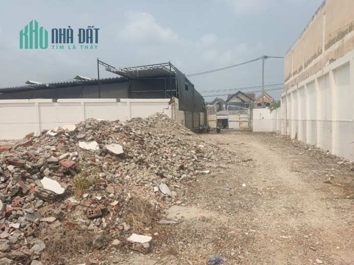 Bể kèo bán gấp, TL giảm sâu cho khách thiện chí  mua nhanh. Đất vuông vức, tiện làm Nhà hàng.