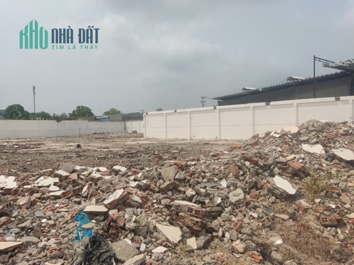 Bể kèo bán gấp, TL giảm sâu cho khách thiện chí  mua nhanh. Đất vuông vức, tiện làm Nhà hàng.