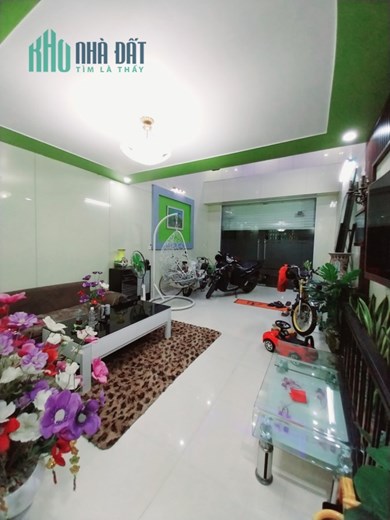 Bán nhà ngõ 52 Nguyễn Công Trứ, 54m x 3 tầng độc lập GIÁ 2.95 tỉ cực đẹp