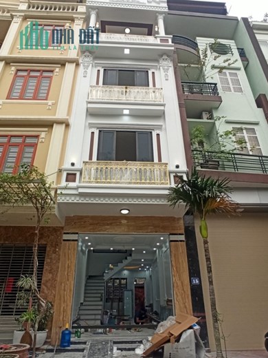 Bán nhà phân lô Khu Bến Láng - Lê Hồng Phong, 4 tầng mới tinh GIÁ 4.35 tỉ view Công Viên