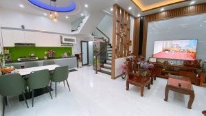 Chính Chủ Cần Bán Nhà 3 Tầng Mặt Tiền Vị Trí Đẹp Tại tp Hải Phòng