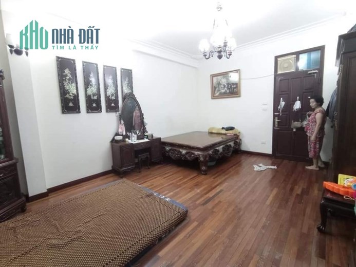 Dương Quảng Hàm, Cầu Giấy, 85m2, Mt 8m, ô tô đỗ cửa, giá 12 tỷ