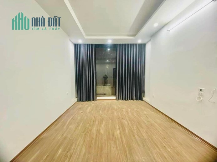 Bán nhà riêng Hào Nam - Đống Đa, 54Mx4T, MT4M - Giá 11,3 tỷ - Phân Lô - Ô tô 7 chỗ vào nhà.