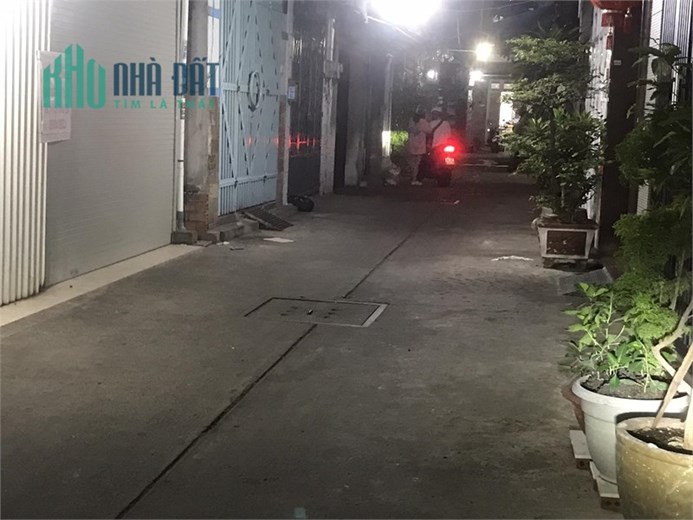 BÁN NHÀ HẺM XE HƠI THÔNG ĐƯỜNG HUỲNH VĂN BÁNH NHỈNH 4 TỶ.