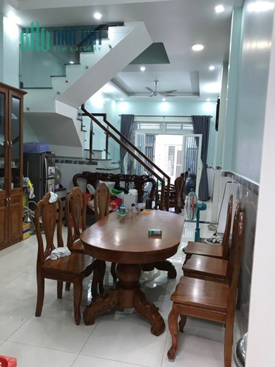 Nhà HXH đình phong phú DT 61m đúc 3 lầu giá tốt, vị trí đẹp