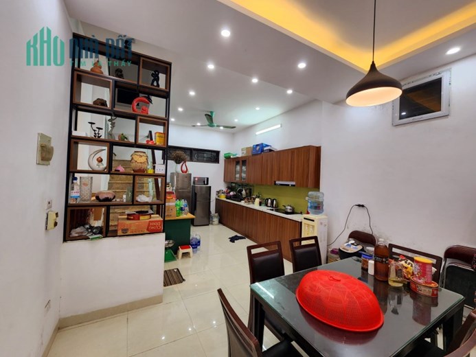 NHÀ ĐẸP THANH XUÂN - NGUYỄN TRÃI, HÀNG XÓM ROYAL CITY DT: 46M x 6 TẦNG 6 NGỦ, MỚI ĐẸP VỀ Ở NGAY