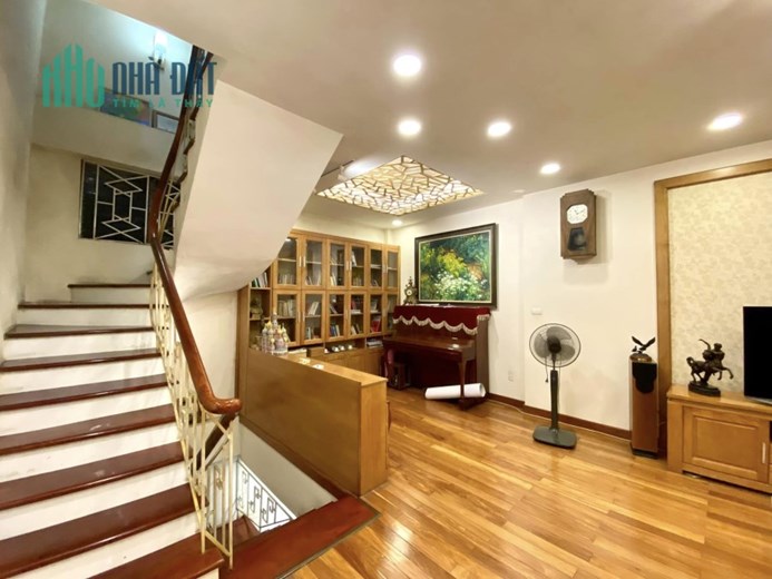 Bán nhà Nguyễn Khang,giá 13,9 tỷ NHÀ MỚI, 3 Ô TÔ tránh,THANG MÁY, HẦM xe, gần chợ -KINH DOANH
